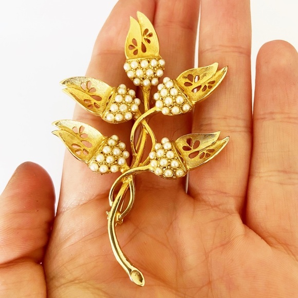 Vintage Weiss gold seed pearl thistle brooch - Picture 6 of 7
